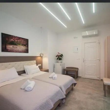 Konukevi Diogenis Village Mykonos